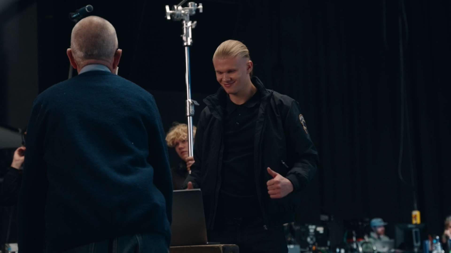 都为国足在 都为国足在